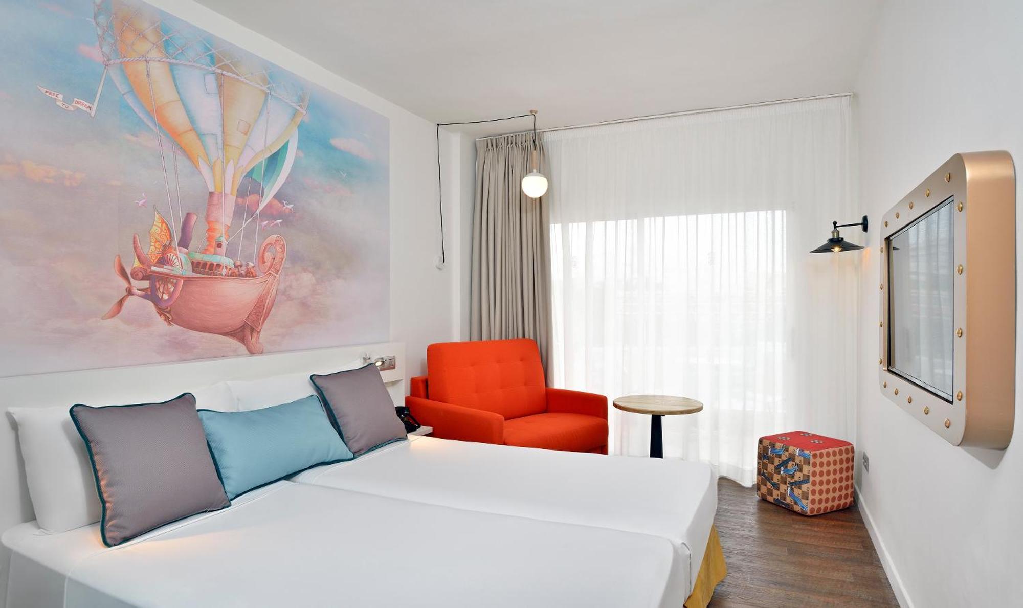 Sol Katmandu Park & Resort Магалуф Екстериор снимка